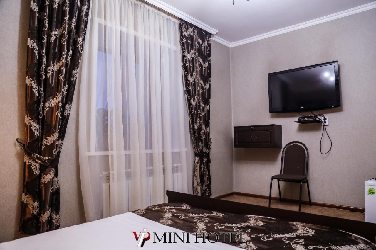 Vip Mini Hotel Semey Buitenkant foto