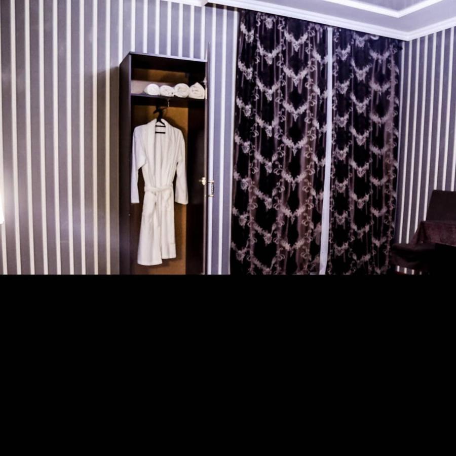 Vip Mini Hotel Semey Buitenkant foto