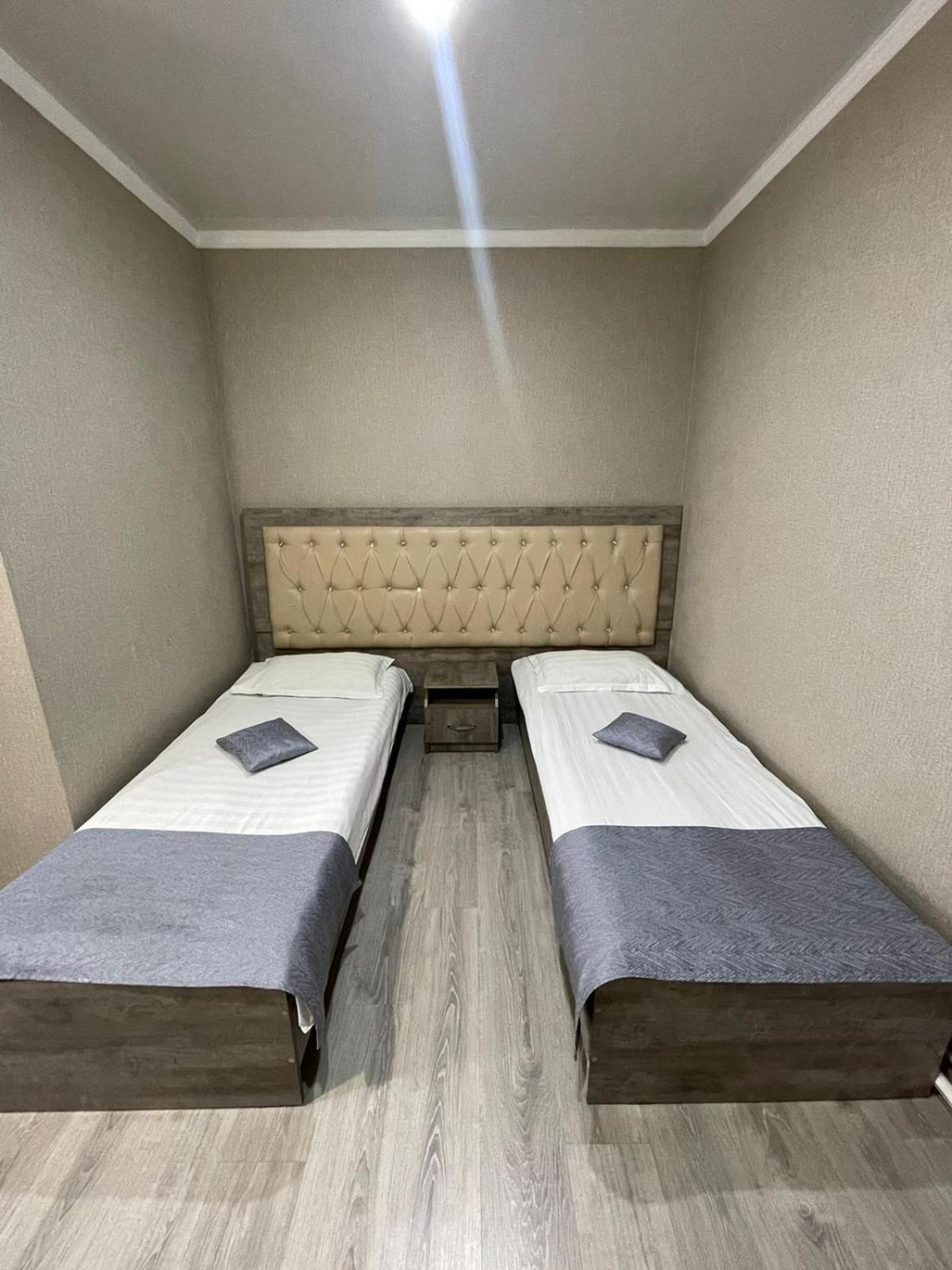 Vip Mini Hotel Semey Buitenkant foto