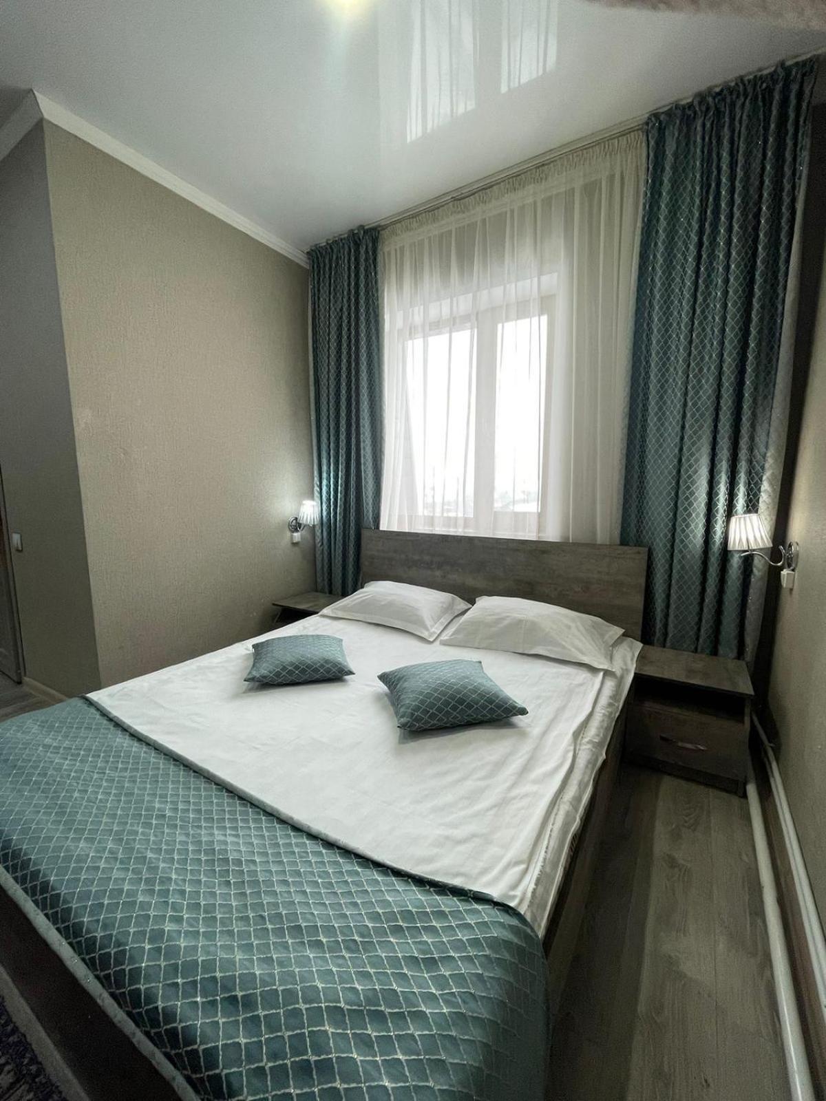 Vip Mini Hotel Semey Buitenkant foto