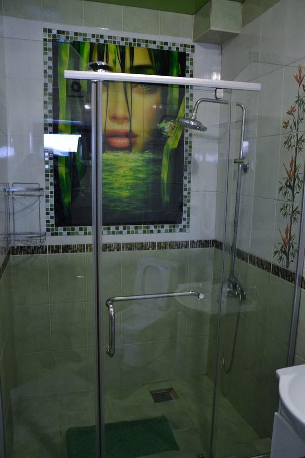 Vip Mini Hotel Semey Buitenkant foto
