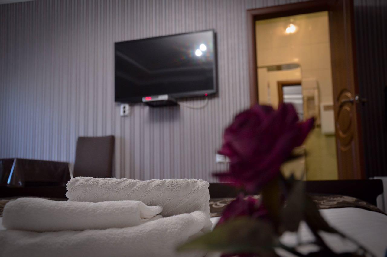 Vip Mini Hotel Semey Buitenkant foto
