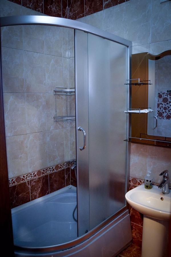 Vip Mini Hotel Semey Buitenkant foto