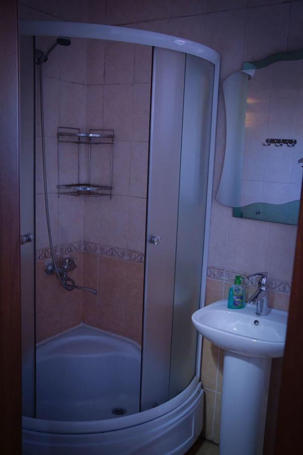 Vip Mini Hotel Semey Buitenkant foto