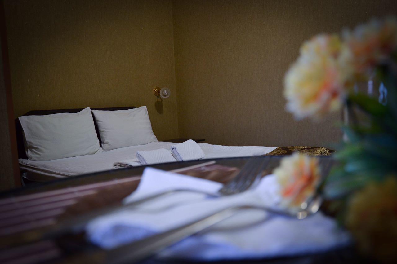 Vip Mini Hotel Semey Buitenkant foto