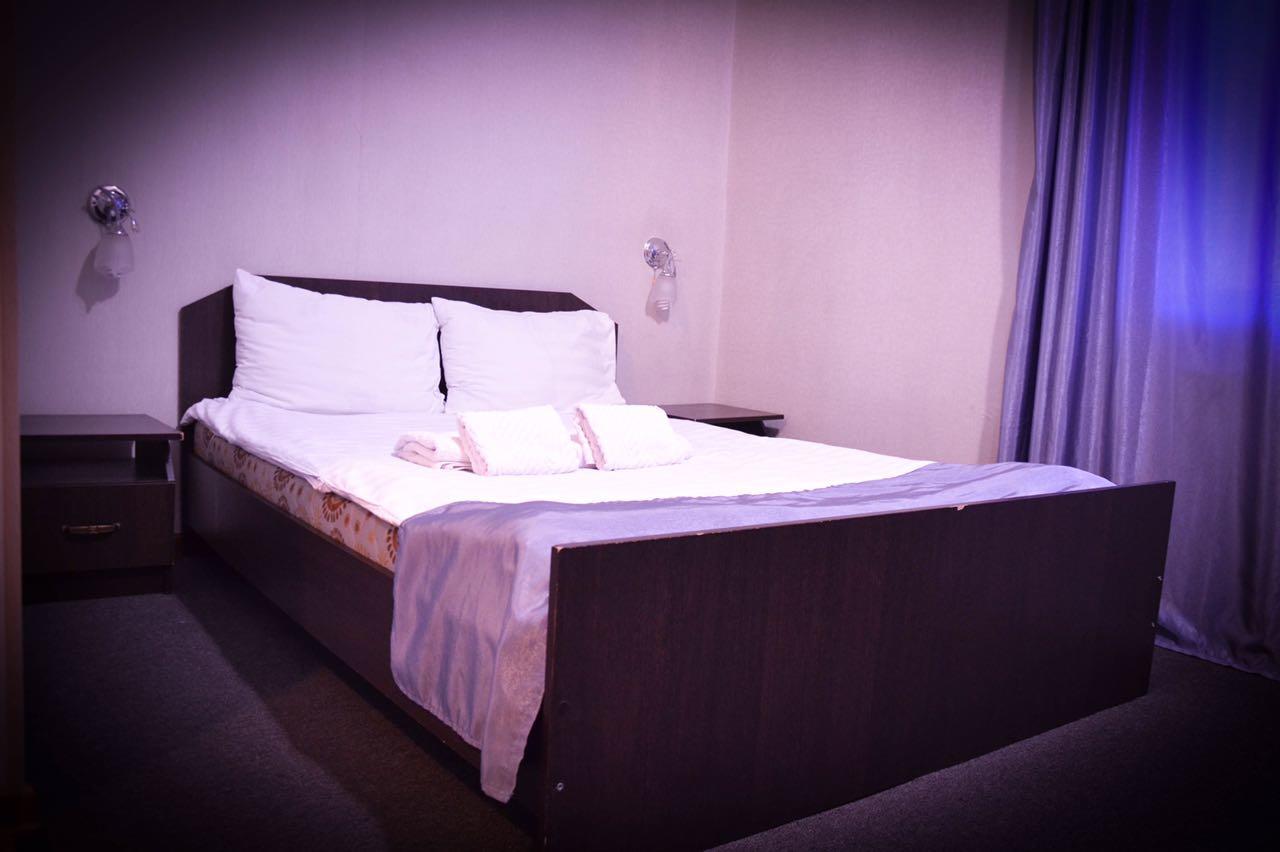 Vip Mini Hotel Semey Buitenkant foto