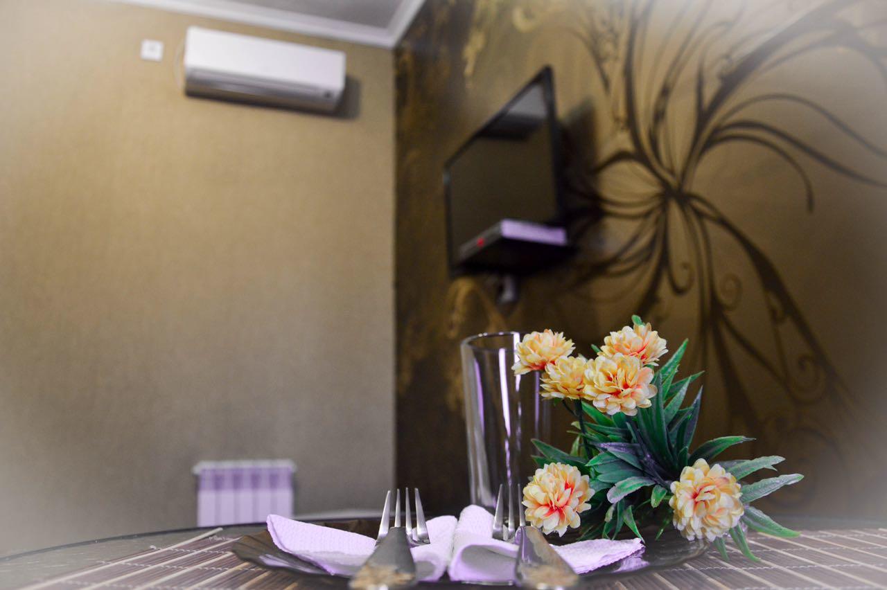 Vip Mini Hotel Semey Buitenkant foto