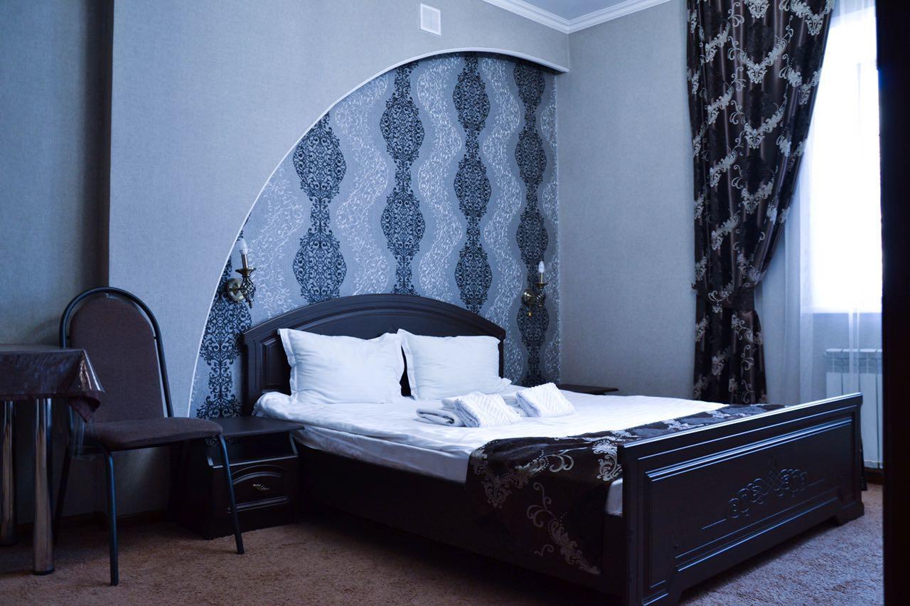 Vip Mini Hotel Semey Buitenkant foto