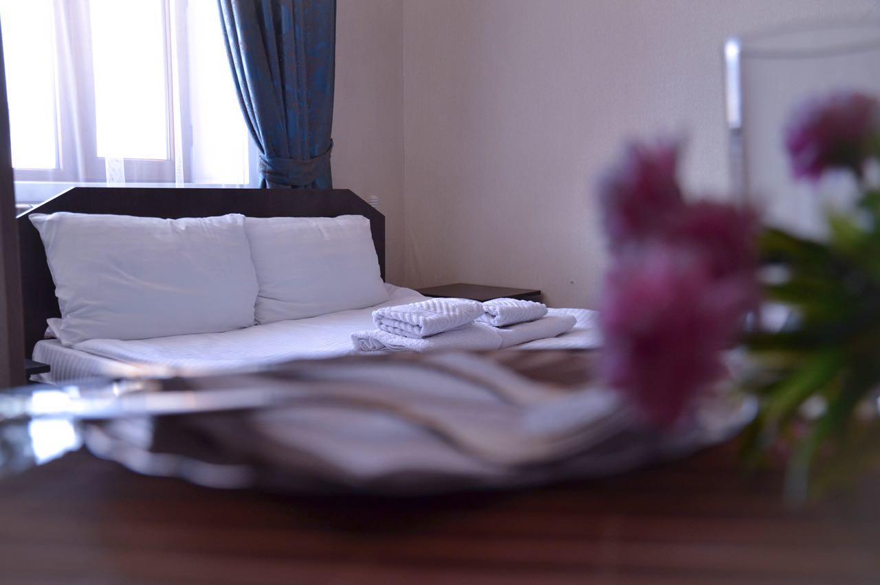 Vip Mini Hotel Semey Buitenkant foto