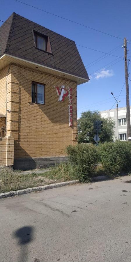 Vip Mini Hotel Semey Buitenkant foto